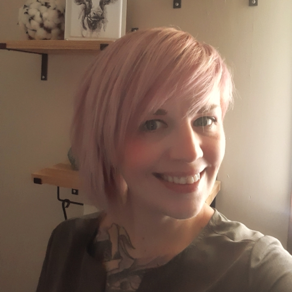 Meet your Posher, Crystal